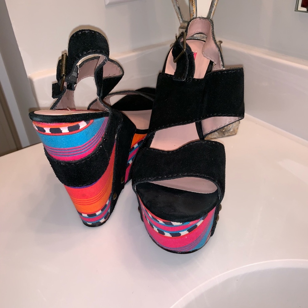 Wedge heels